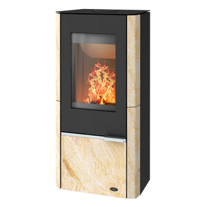 Moderner Kaminofen im Wohnzimmer mit elegantem Design, ideal für gemütliche Abende am Fireplace.