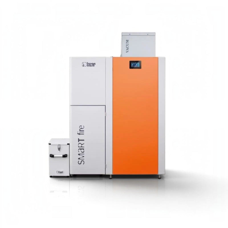 GEMA Shop HKS Lazar SmartFire EC15 Pelletkessel mit 15 kW, orange-weißer Front und integriertem Vorratsbehälter.