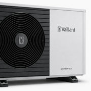 GEMA Shop Vaillant aroTHERM plus Luft-Wasser-Wärmepumpe in Weiß und Schwarz mit großem Lüftergitter