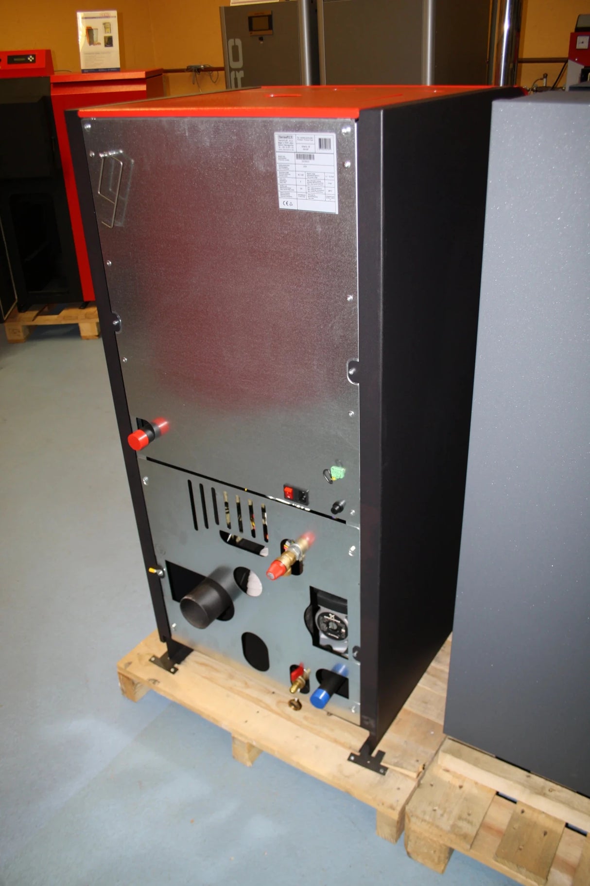 kompakter Pelletkessel Thermoflux Interio 18 kW - GEMA Shop